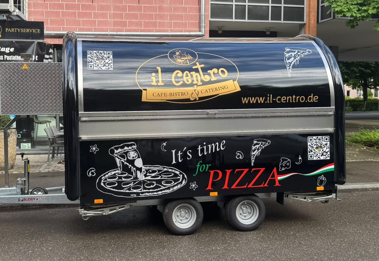 Der Foodtruck von Il Centro vor dem Lokal in Tübingen